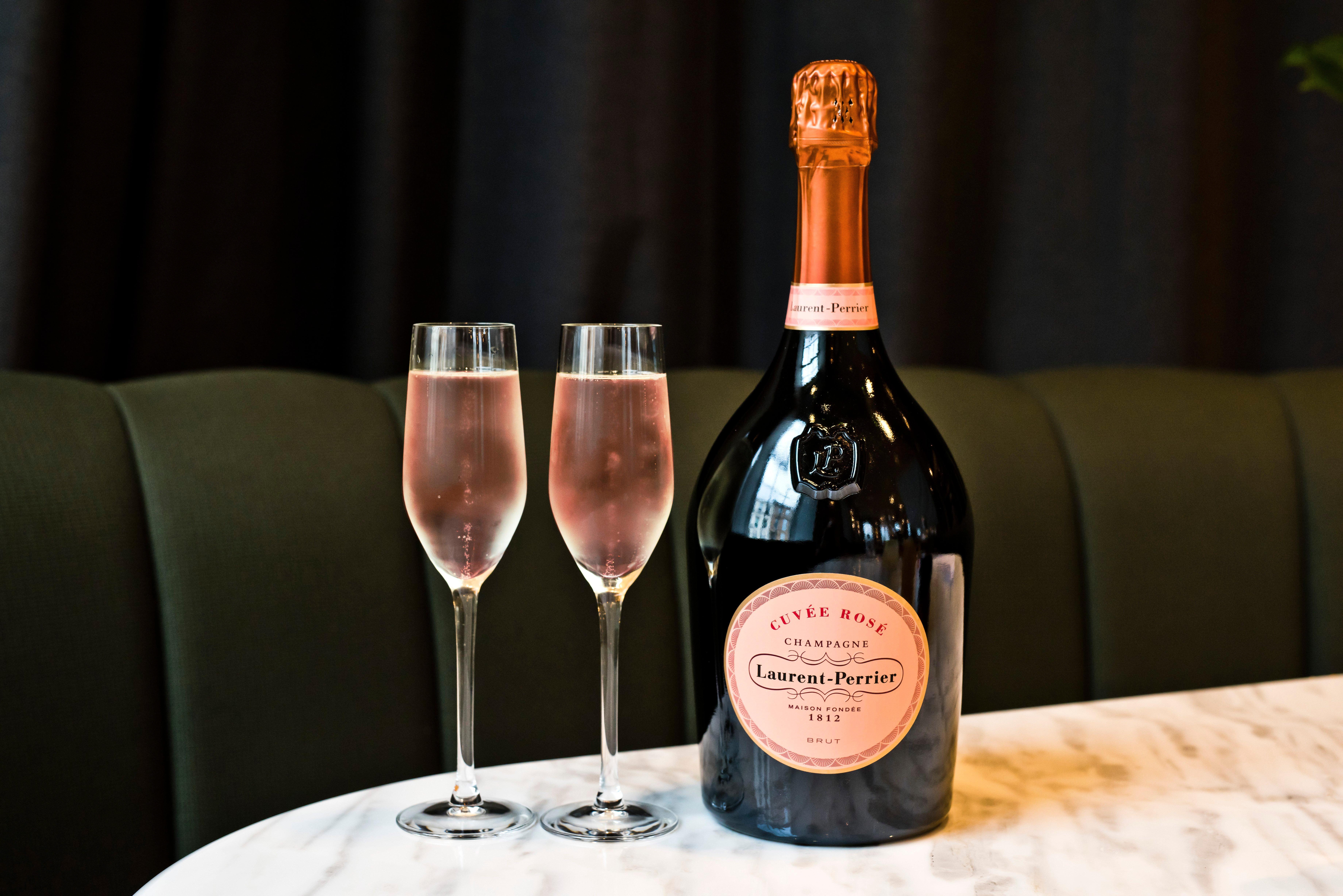 Kimpton Blythswood Square Hotel & Spa By Ihg Glasgow Extérieur photo Champagne Perrier-Jouët Rosé Belle Epoque